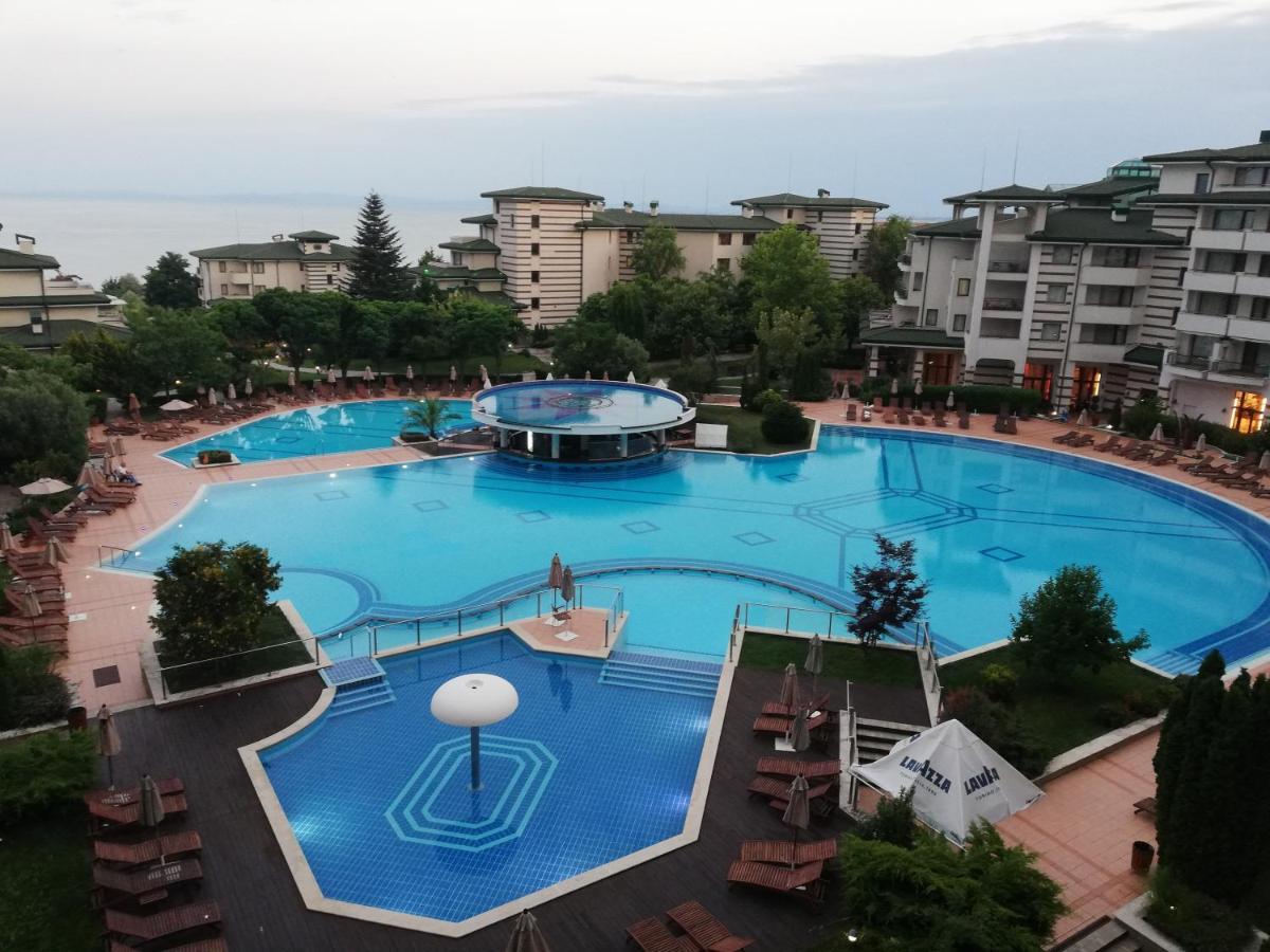 Спа Апартаменти За Гости Затворен Комплекс Емералд Rawda Exterior foto