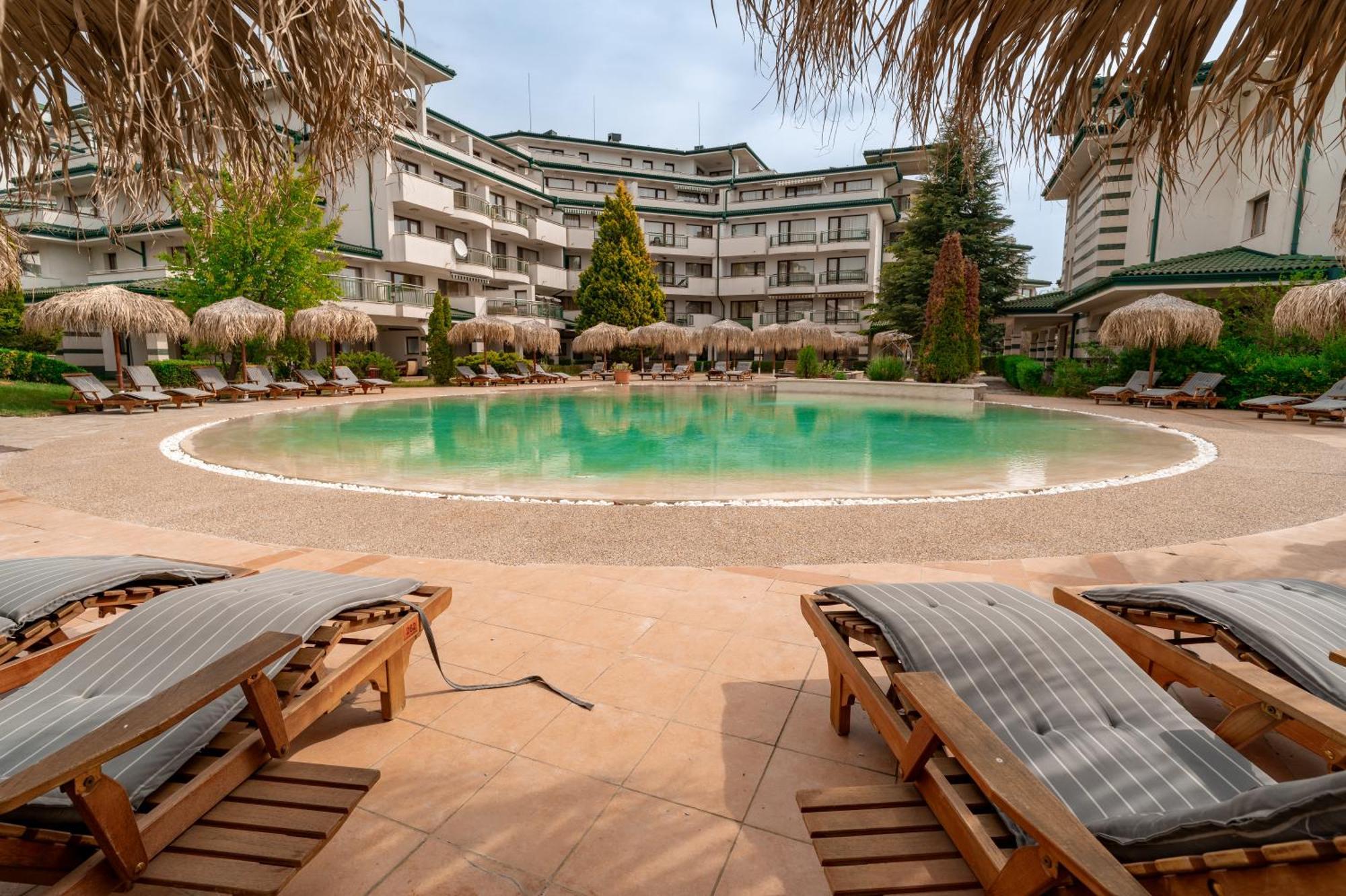 Спа Апартаменти За Гости Затворен Комплекс Емералд Rawda Exterior foto